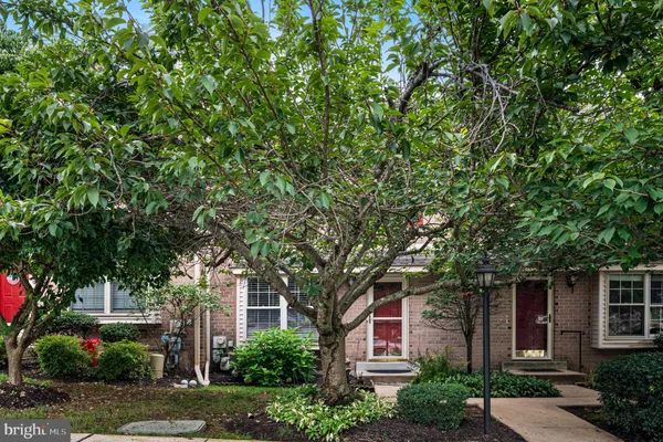 604 SHROPSHIRE DR