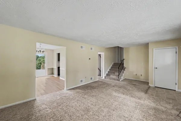 439 VALLEY RD