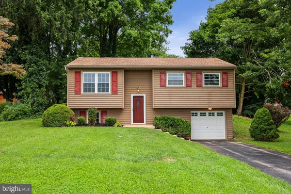 182 CLAREMONT DR