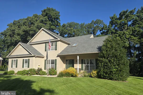347 GOLF LINKS LN