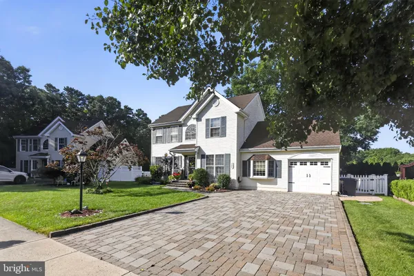 105 HOLLOW OAK LN