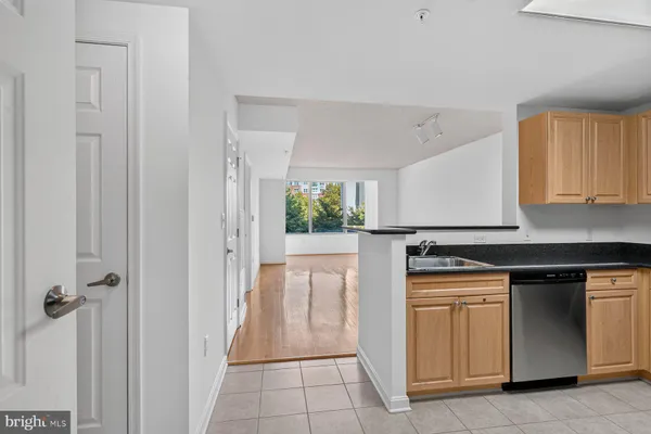 2726 GALLOWS RD 406