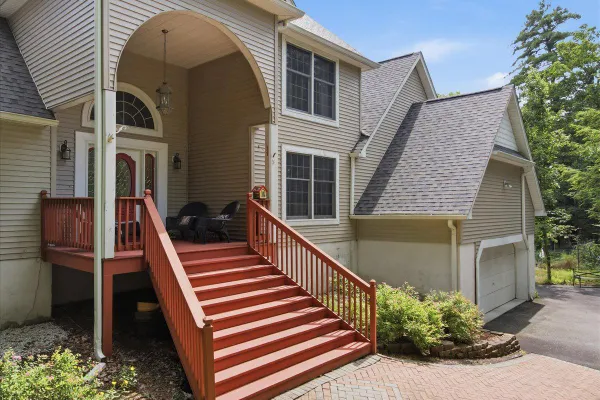 111 MILL RIDGE DR