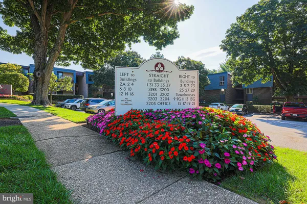 1 STONEHENGE CIR 9