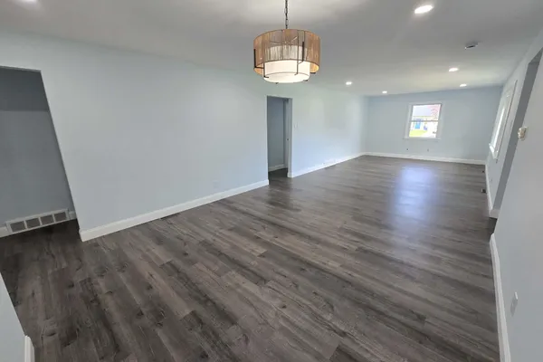 412 SARATOGA DR