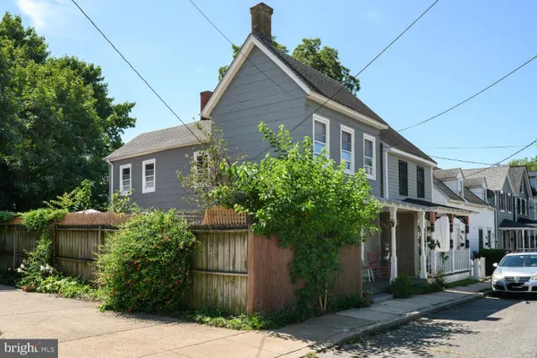 101 S COLLEGE AVE