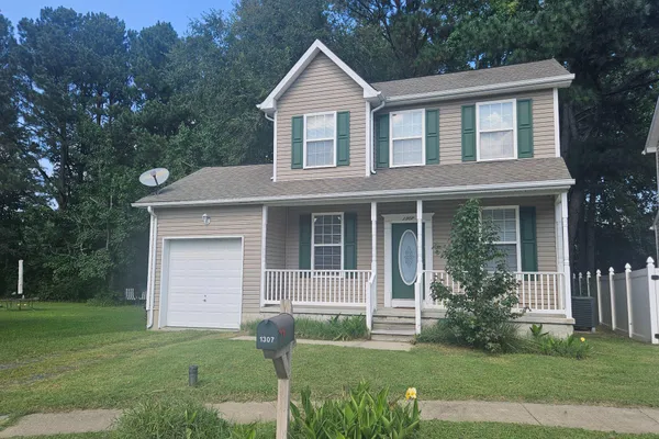 1307 CHESAPEAKE DR
