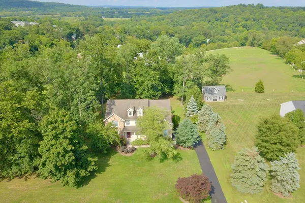 1 EAGLEVIEW LN