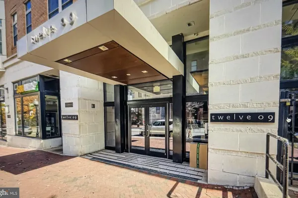 1209 N CHARLES ST 204