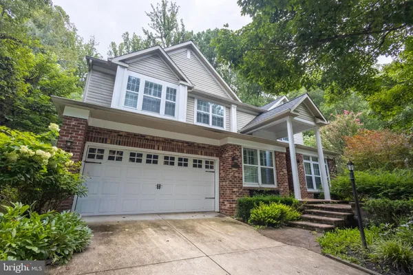 5425 WOODED WAY