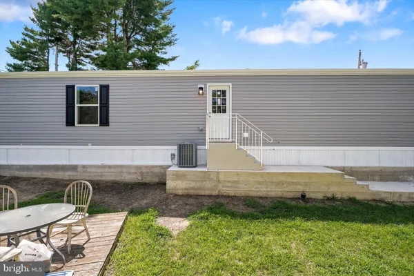 755 WOODSIDE DR