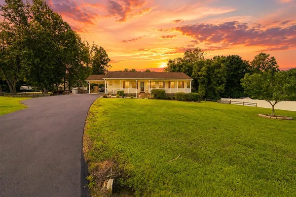 1112 SAFFRON WAY