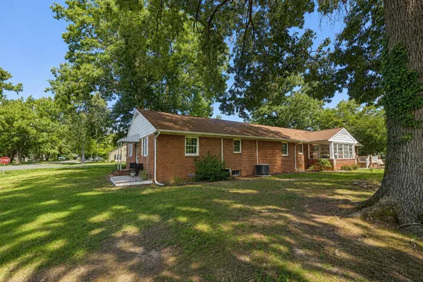 16 BUENA VISTA AVE