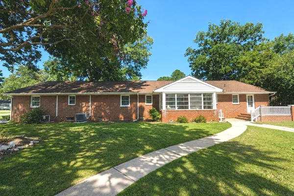 16 BUENA VISTA AVE