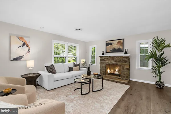 176 CARDAMON DR