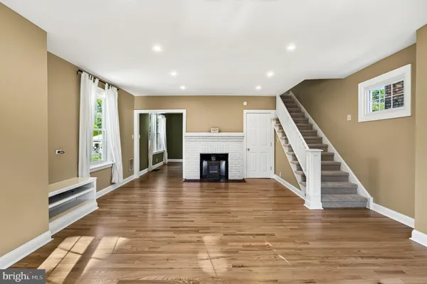 448 RADNOR ST