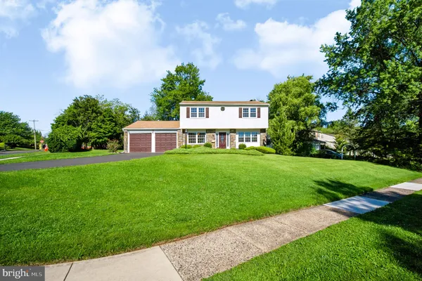 2201 SHETLAND DR