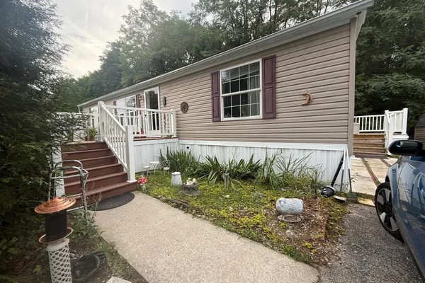 56 CHEROKEE DR