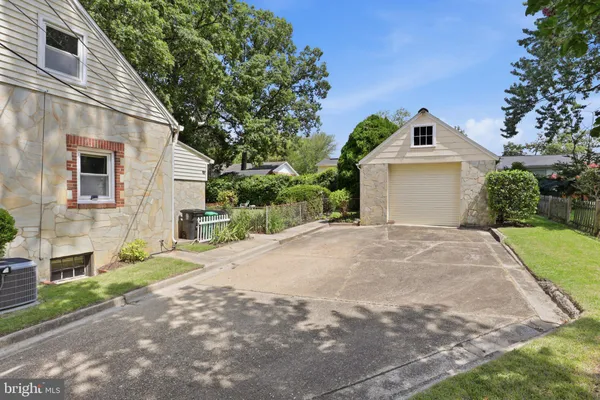 6309 NAVAL AVE
