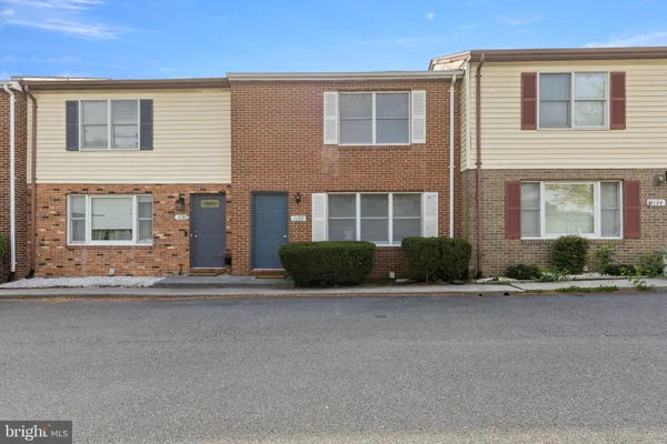 1122 WADEWOOD CT