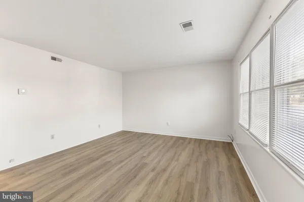 1122 WADEWOOD CT