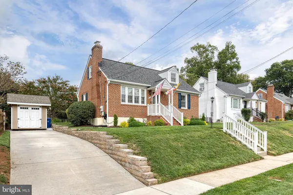 2018 ROCKWELL AVE
