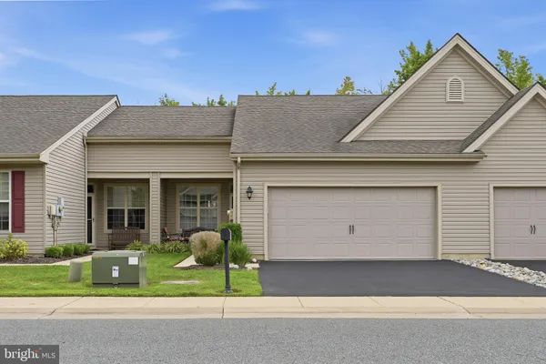 6 FOUNTAINVIEW DR