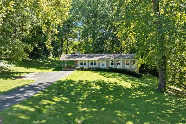 11219 LAKEVIEW DR