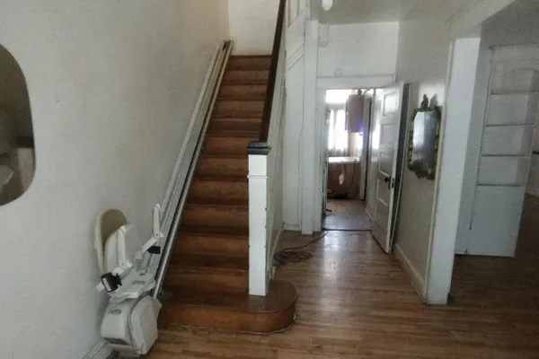 11 S WICKHAM RD
