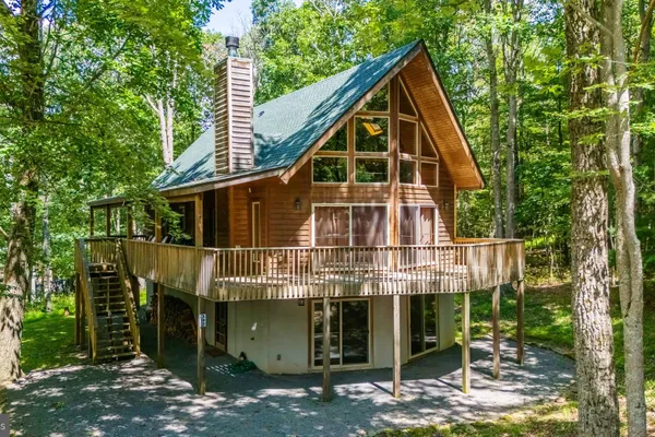 392 DEER RUN LN