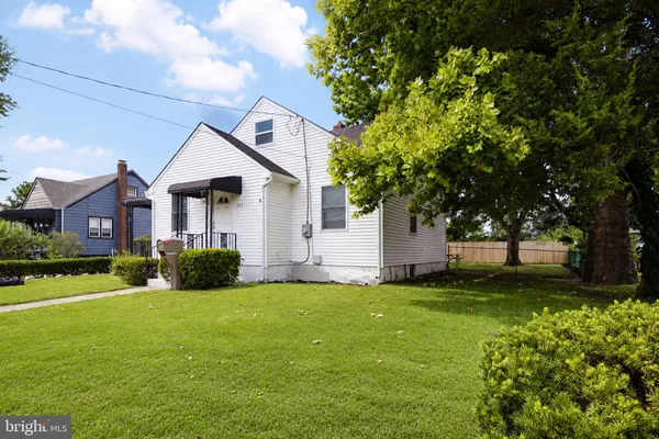 211 NEW ST