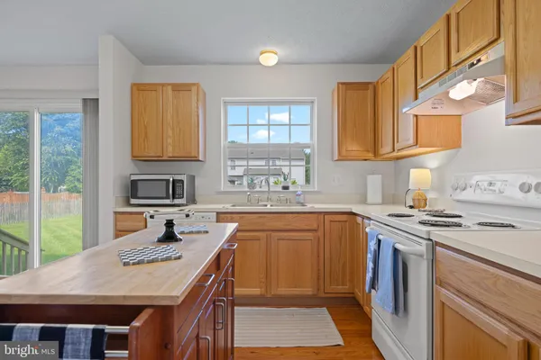 109 WALNUT ST