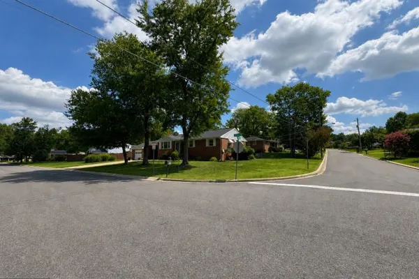 6416 ROBERTS DR