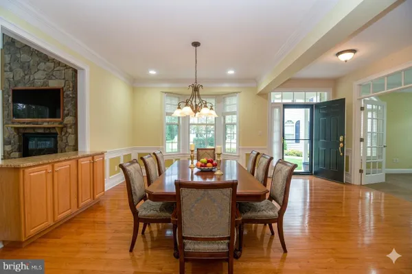 209 SAINT JAMES DR