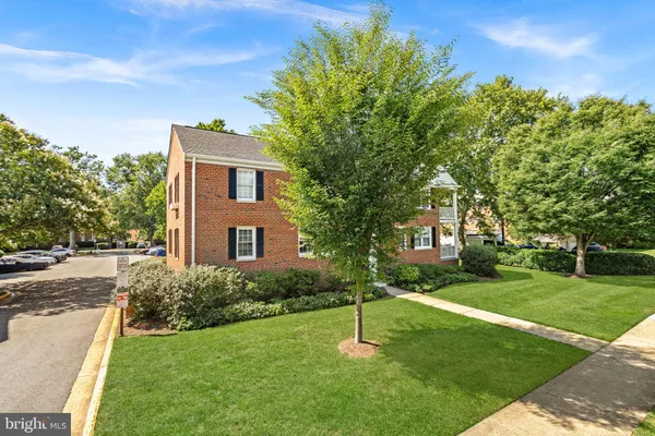 1607 BELLE VIEW BLVD B2