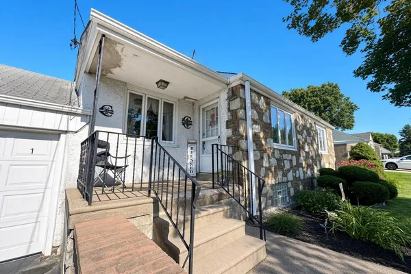 1111 WELSH RD