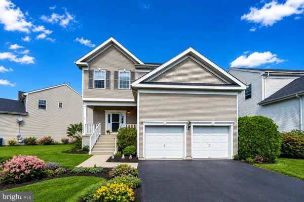 64 FOUNTAYNE LN