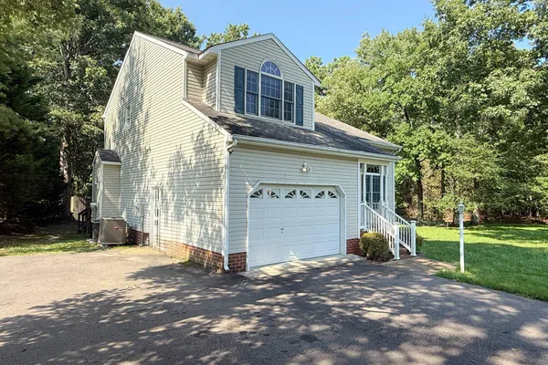 304 THORNHILL DR