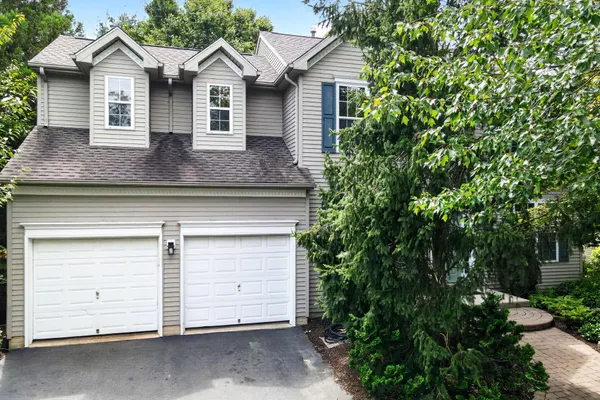 42 STONEHEDGE DR