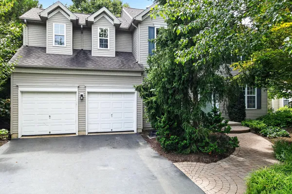 42 STONEHEDGE DR