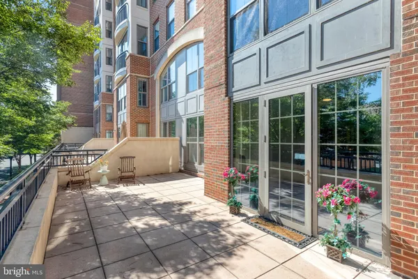 485 HARBOR SIDE ST 204