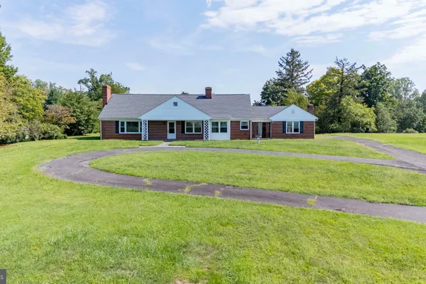 905 N MADISON RD