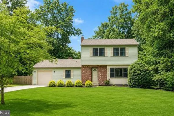 46 CHRISTIAN DR