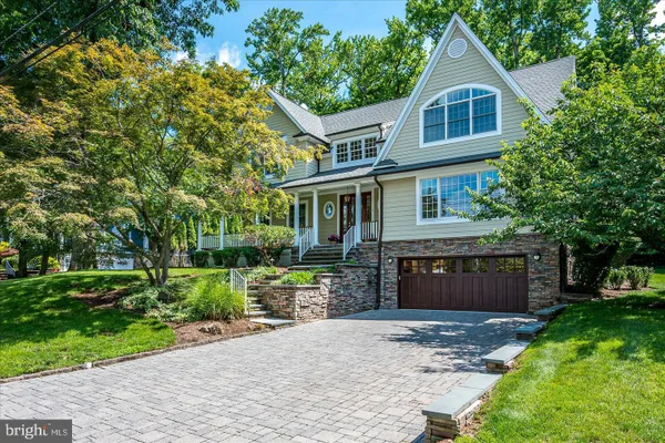 4 EDGEWOOD RD