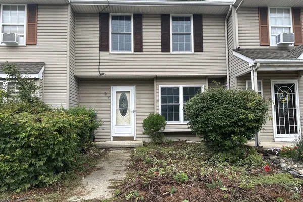 21 GRANT LN