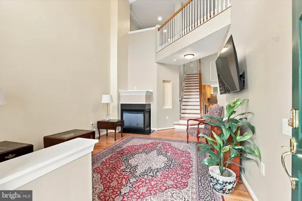 712 WISTERIA DR