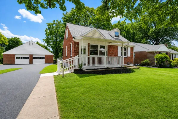324 VALLEY VIEW RD