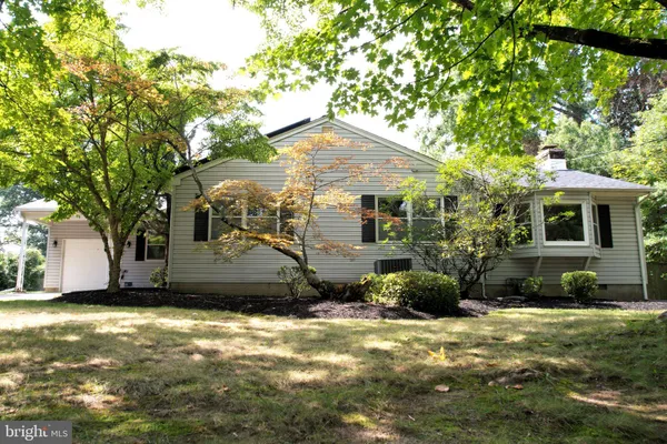 3 DARVEL DR