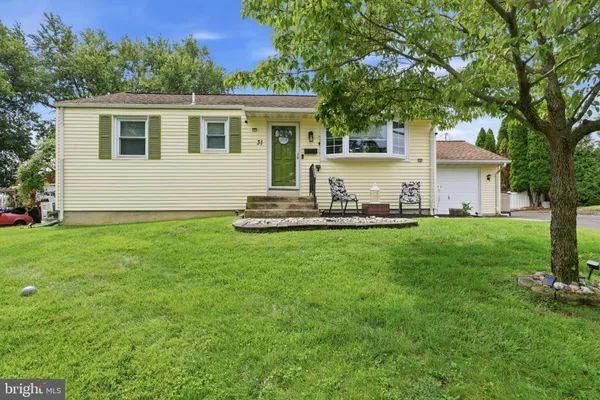 31 MAPLEVIEW DR