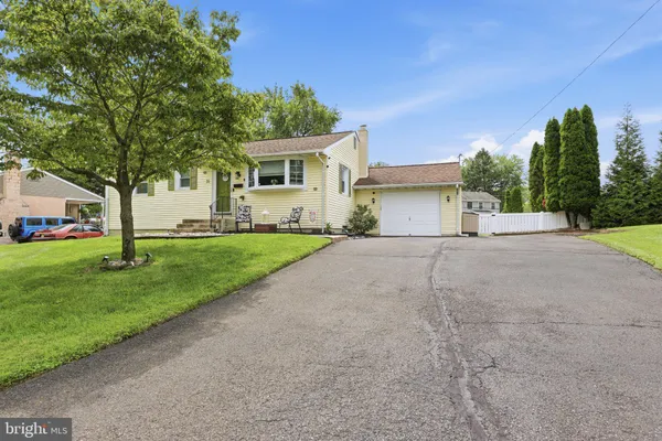 31 MAPLEVIEW DR